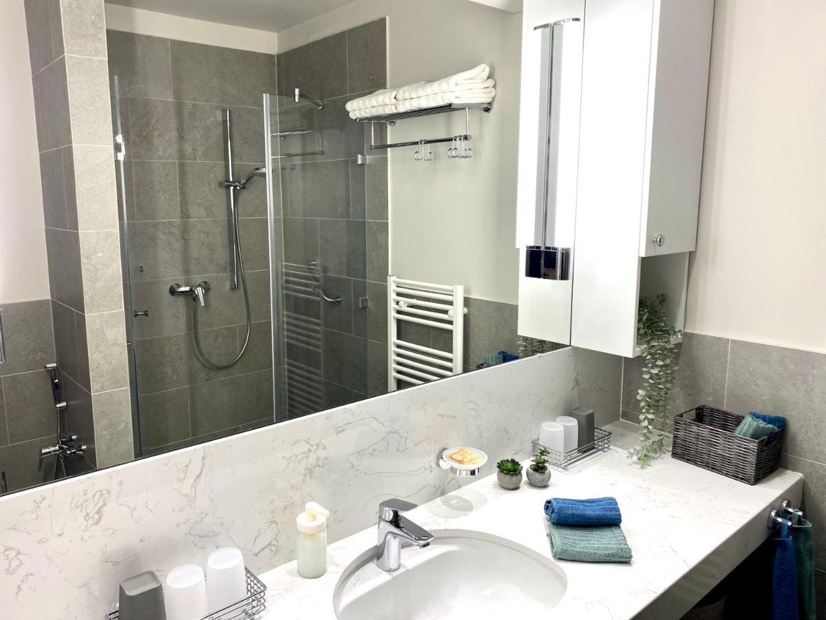Atrium Apartman Heviz Mit Panoramaterrasse Und Tiefgarage Exterior foto