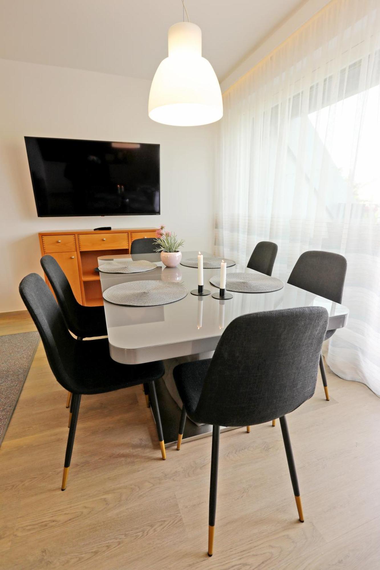 Atrium Apartman Heviz Mit Panoramaterrasse Und Tiefgarage Exterior foto